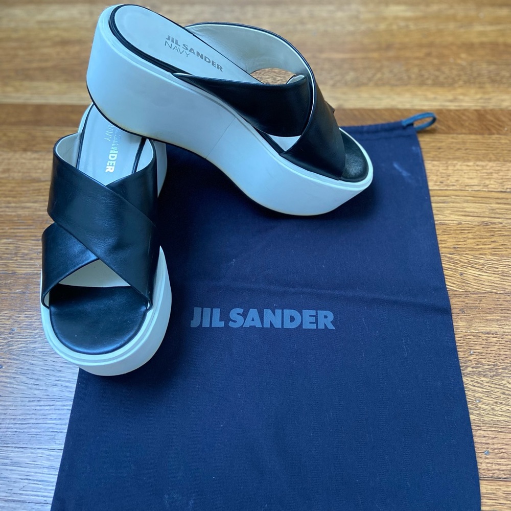 Jil Sander navy pumps